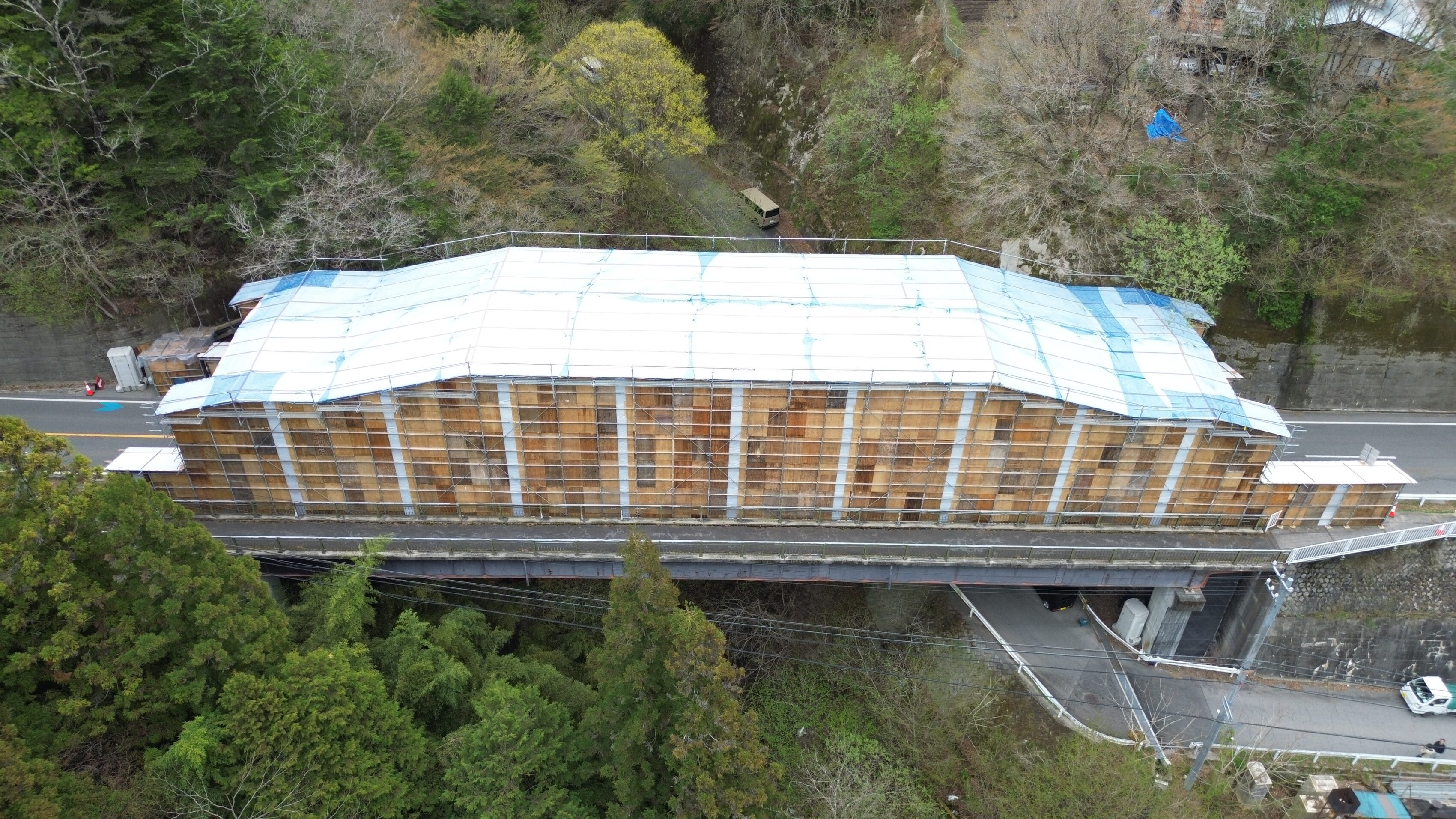 長野県下伊那郡の吊り足場施工